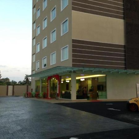 Caspari Hotel Тампин Екстериор снимка