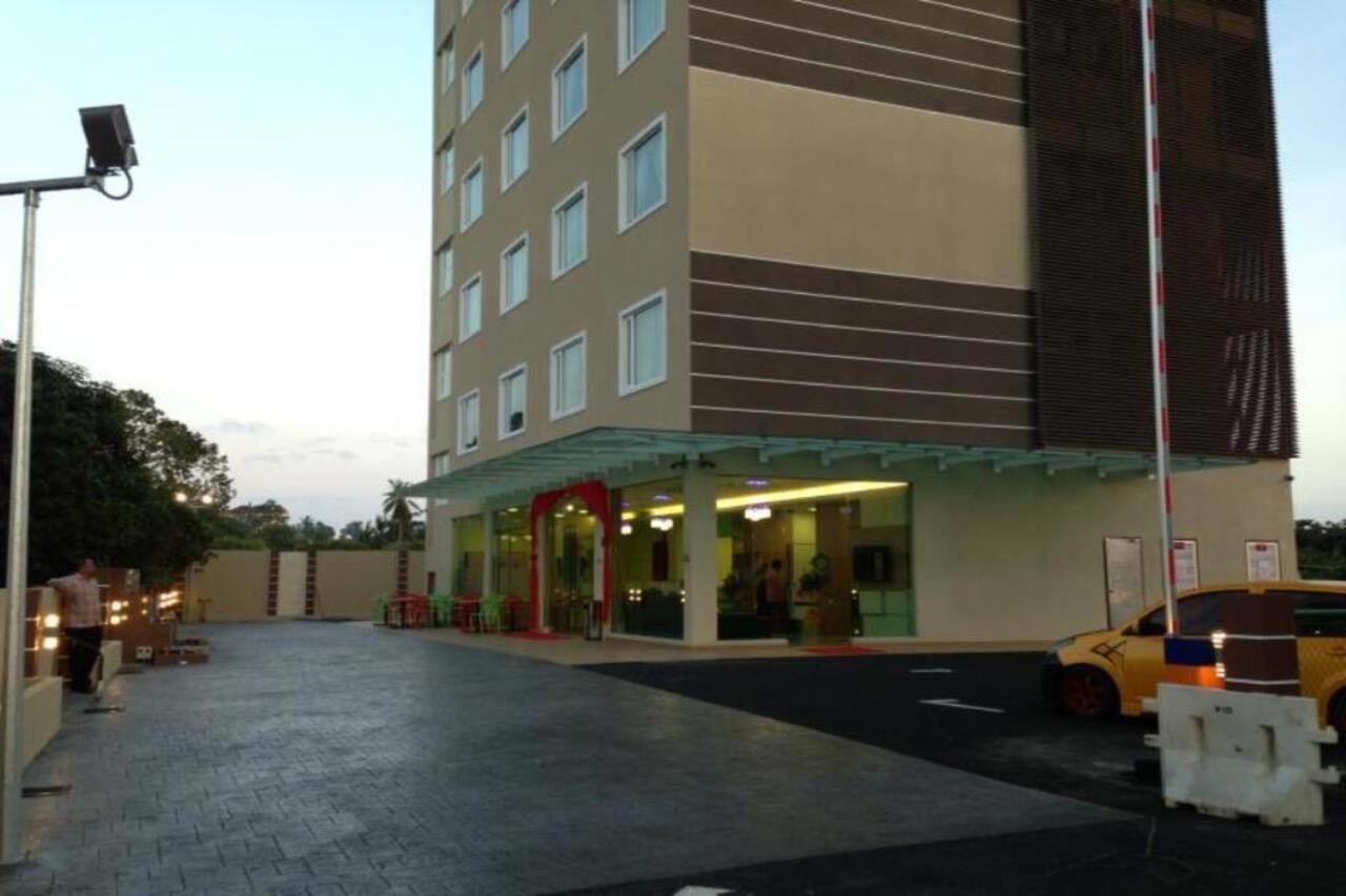 Caspari Hotel Тампин Екстериор снимка